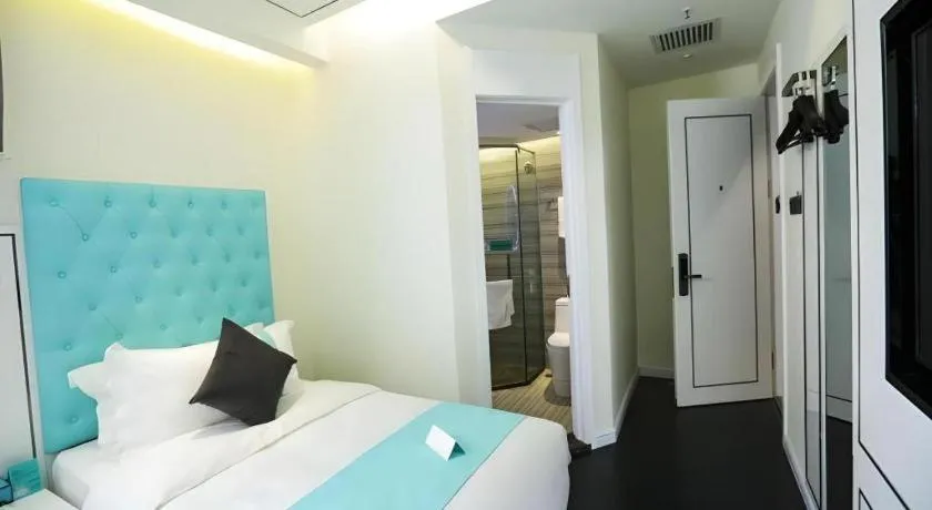 Bed in Xana Lite·Dunhua Railway Station