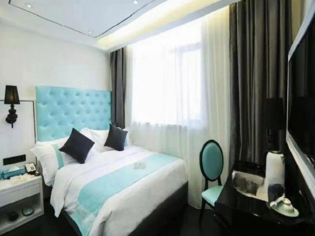 Bed in Xana Lite·Dunhua Railway Station