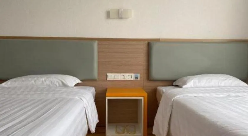 Bed in 7Days Inn Tianjin Airport NO.1 Bridge Branch