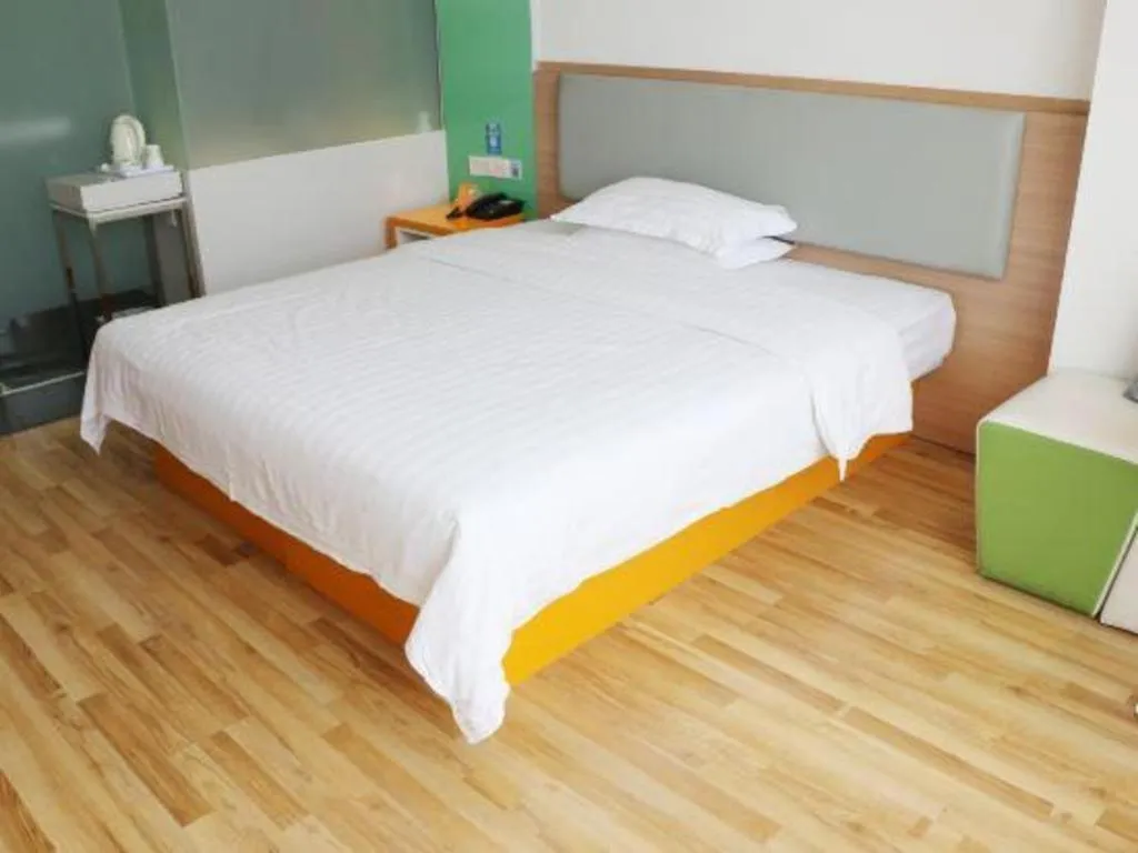 Bed in 7Days Inn Tianjin Airport NO.1 Bridge Branch