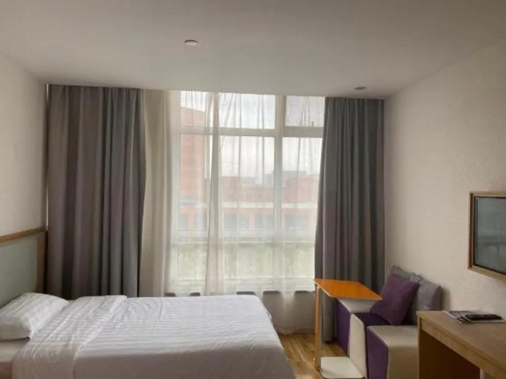 Bed in 7Days Inn Tianjin Airport NO.1 Bridge Branch