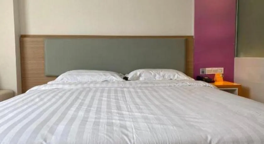 Bed in 7Days Inn Tianjin Airport NO.1 Bridge Branch