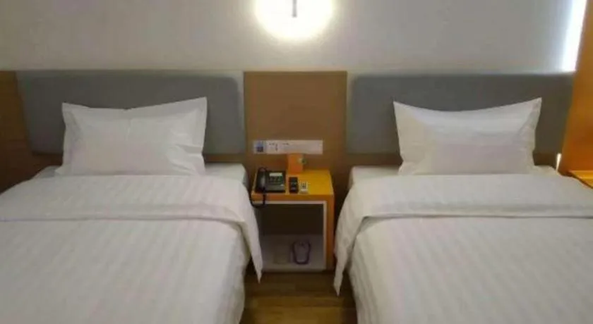 Bed in 7Days Inn Tianjin Airport NO.1 Bridge Branch