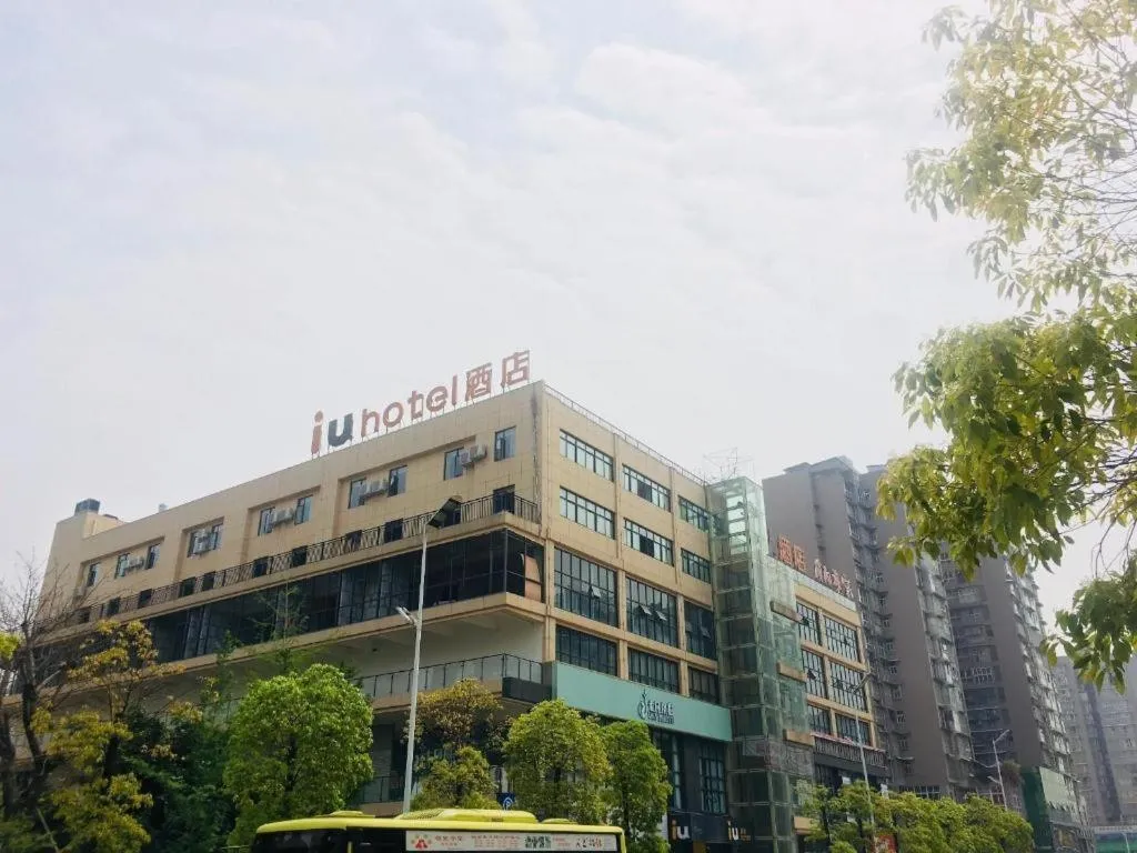 IU Hotel Chengdu Jianyang Xiongzhou Plaza