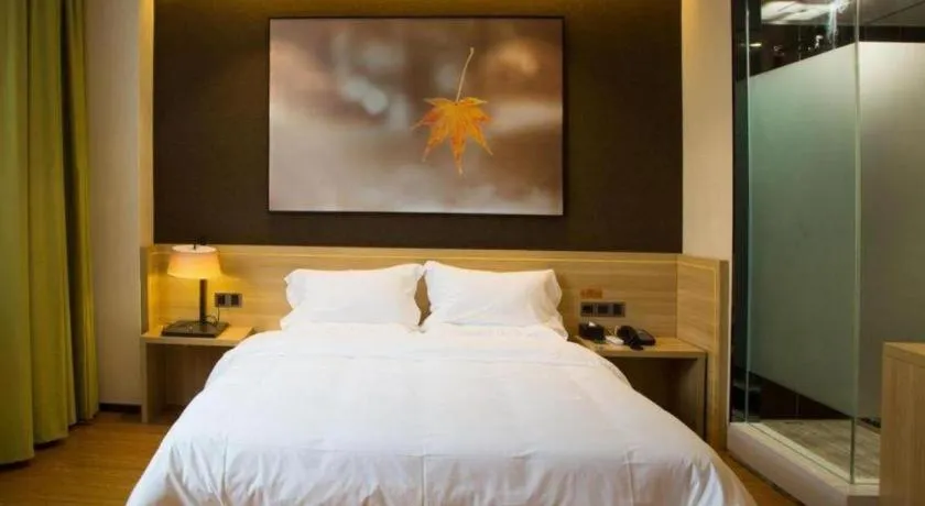 Bed in IU Hotel Chongqing Jiangbei International Airport