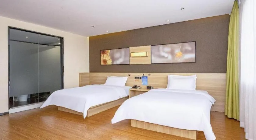 Bed in IU Hotel Chongqing Jiangbei International Airport
