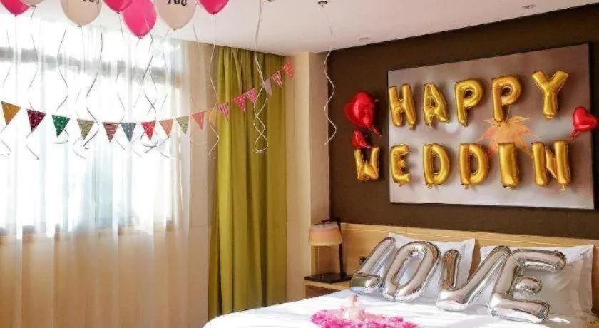 Bed in IU Hotel Chongqing Jiangbei International Airport