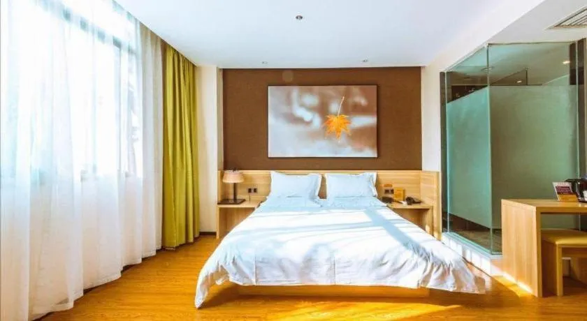 Bed in IU Hotel Chongqing Jiangbei International Airport