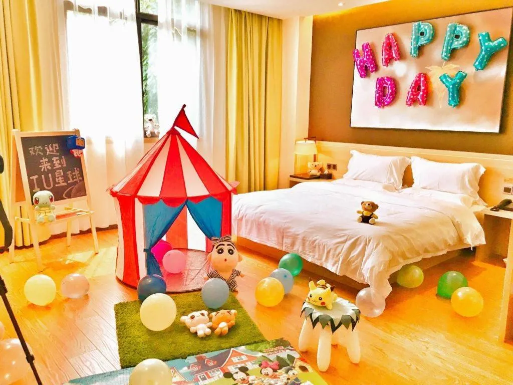 Bed in IU Hotel Chongqing Jiangbei International Airport