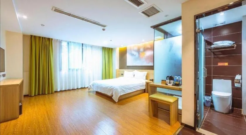 Bed in IU Hotel Chongqing Jiangbei International Airport