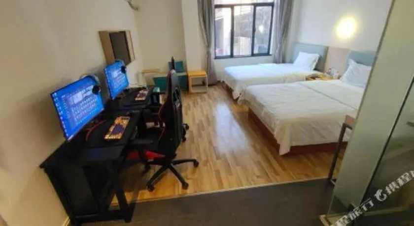 Bed in 7 Days Inn Huizhou Danshui Yi Center