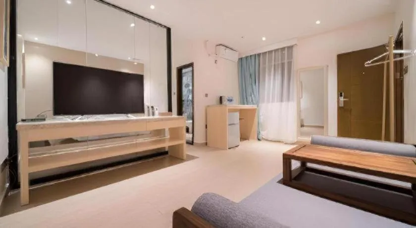 Bed in Leisurely Hotel Shenzhen