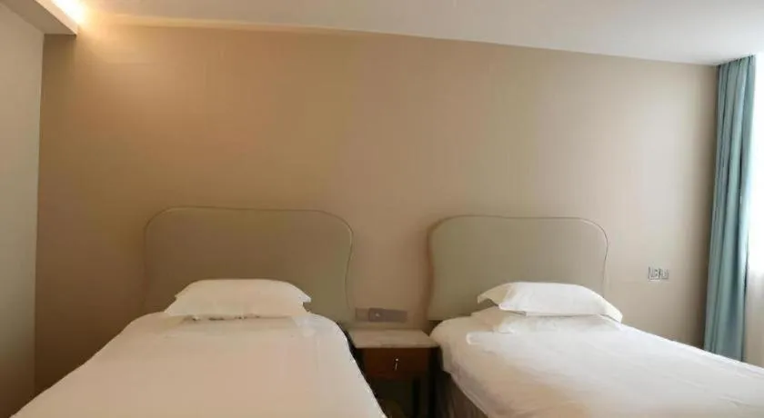Bed in Leisurely Hotel Shenzhen
