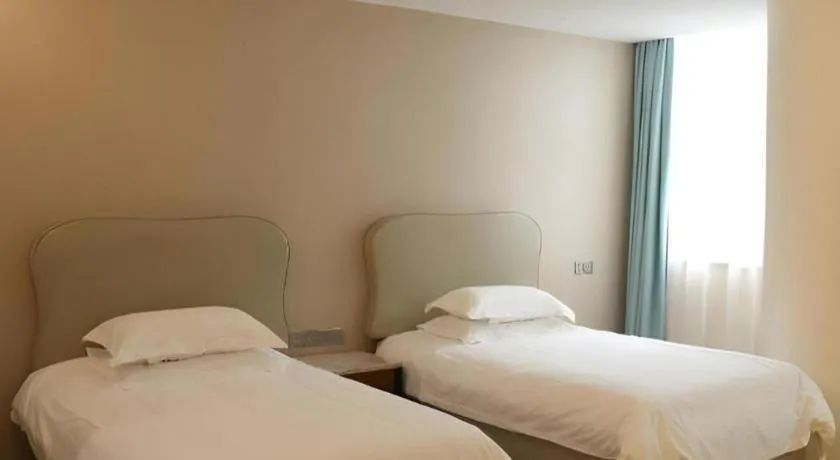 Bed in Leisurely Hotel Shenzhen