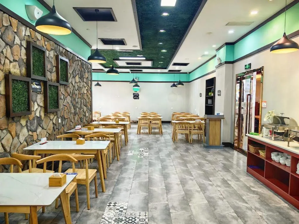 7Days Premium Yichang Railway Station East