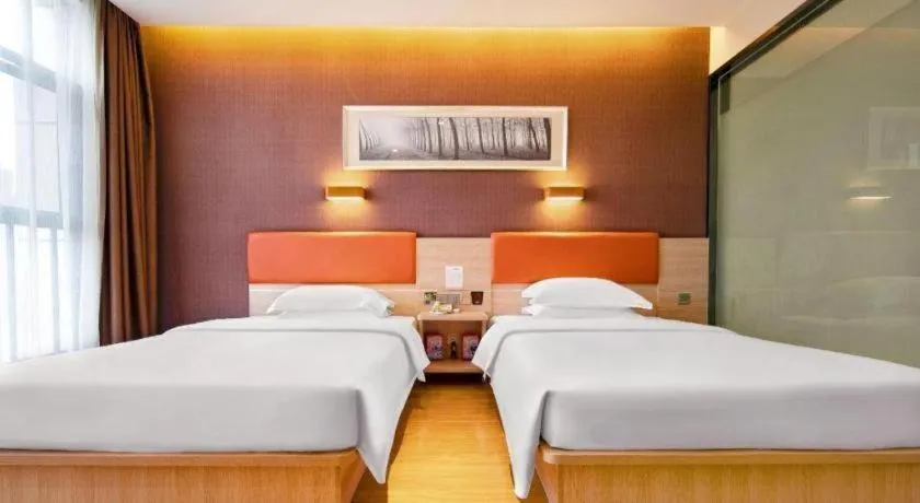 Bed in 7Days Premium Yichang Railway Station East