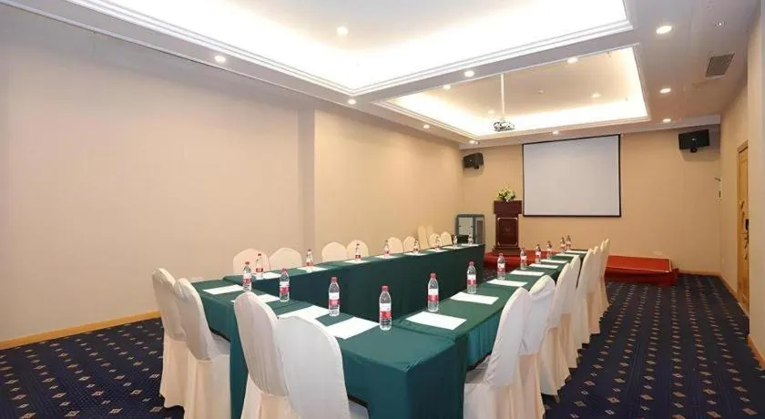 Vienna Hotel Chengdu Chunxi Road Lijiatuo Metro Station