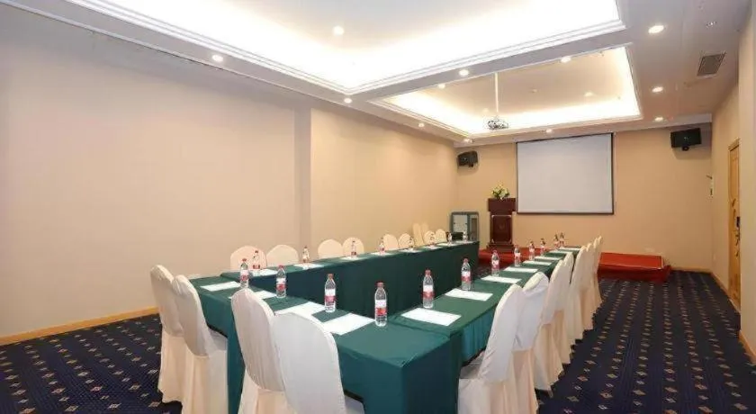 Vienna Hotel Chengdu Chunxi Road Lijiatuo Metro Station