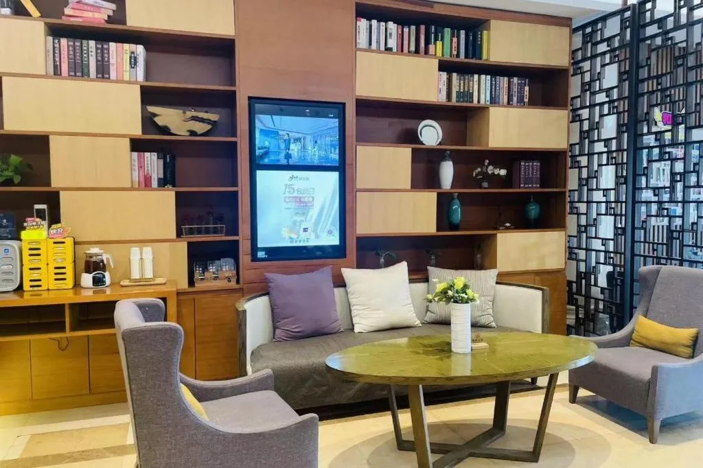 Yitel Shanghai Hongqiao Railway Station National Convention and Exhibition Center