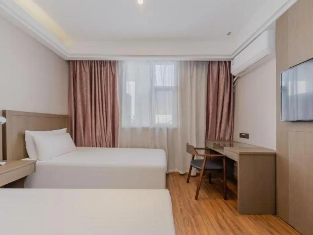 Bed in Yitel Shanghai Hongqiao Railway Station National Convention and Exhibition Center