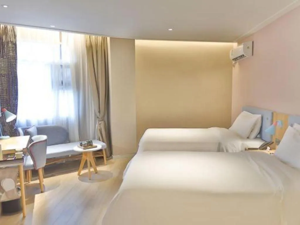 Bed in Home Inn Neo Leshan Central Food Street