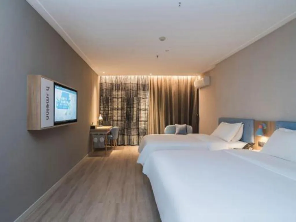 Bed in Home Inn Neo Leshan Central Food Street