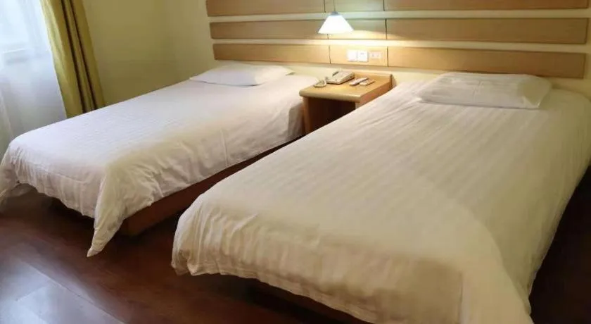 Bed in Home Inn Neo Leshan Central Food Street