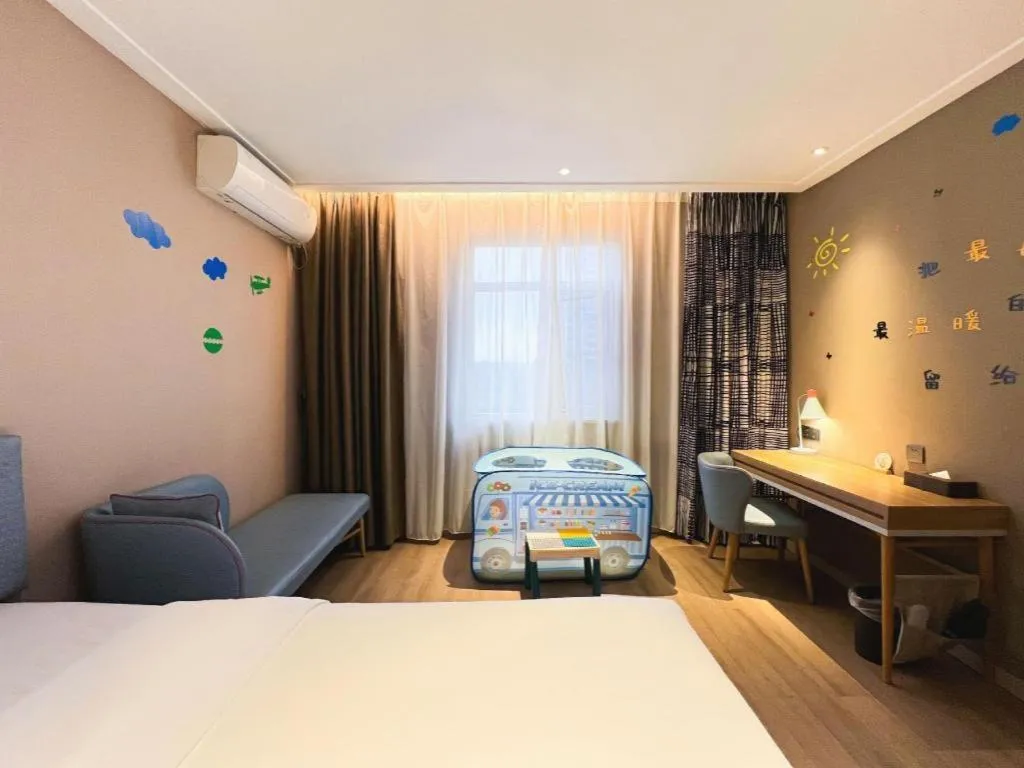 Bed in Home Inn Neo Leshan Central Food Street