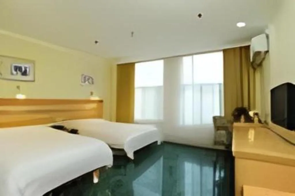 Bed in Home Inn Neo Leshan Central Food Street