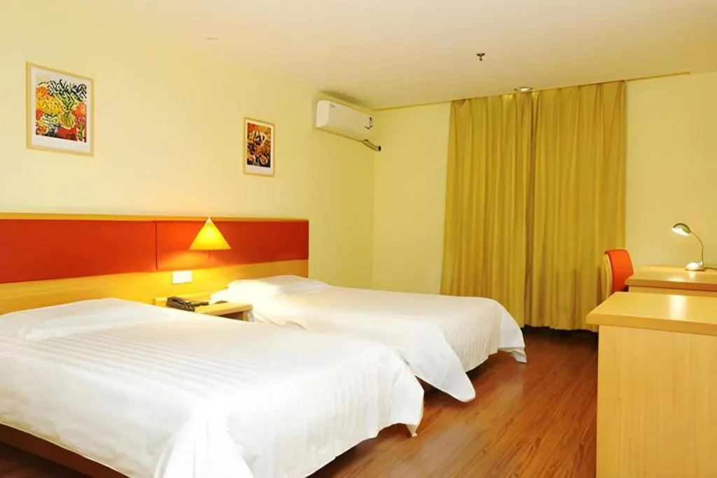 Bed in Home Inn Neo Leshan Central Food Street