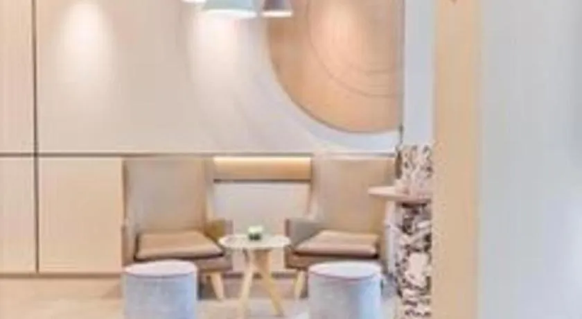 Home Inn Neo Leshan Central Food Street