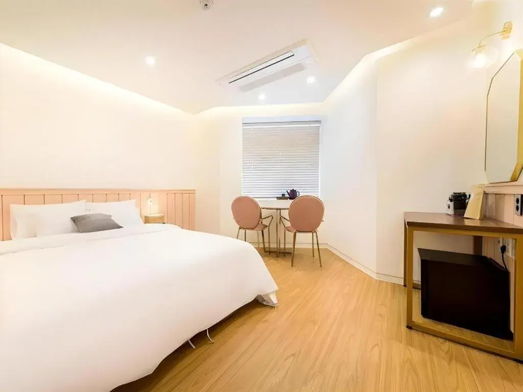 Bed in Plain Hotel Bed in Plain Hotel