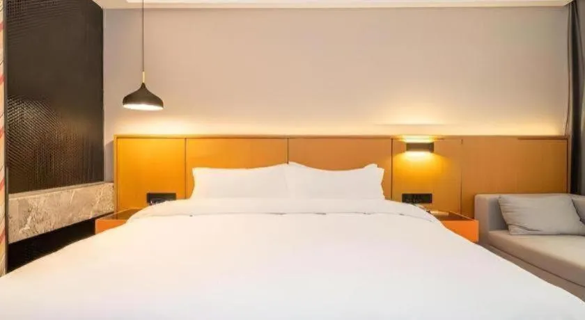 Bed in SOFIS POP HOTEL