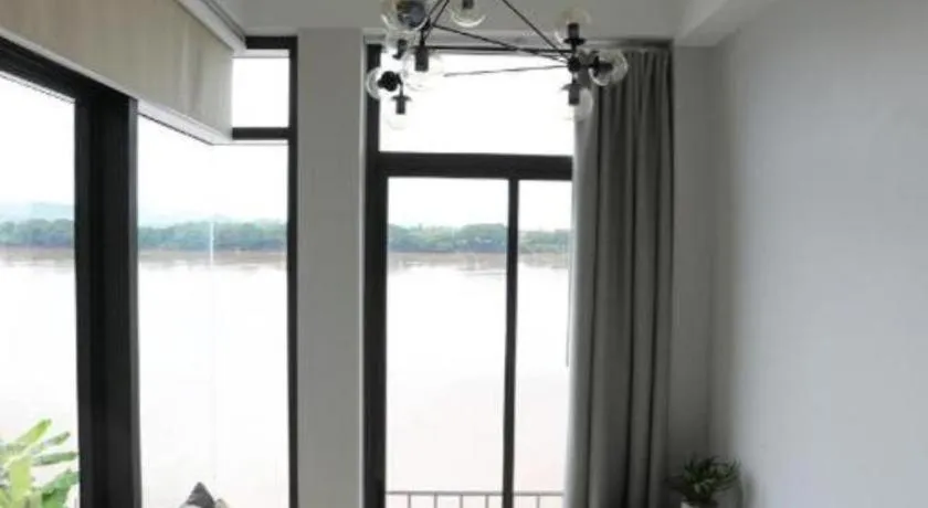 The River House Chiangkhan Hotel