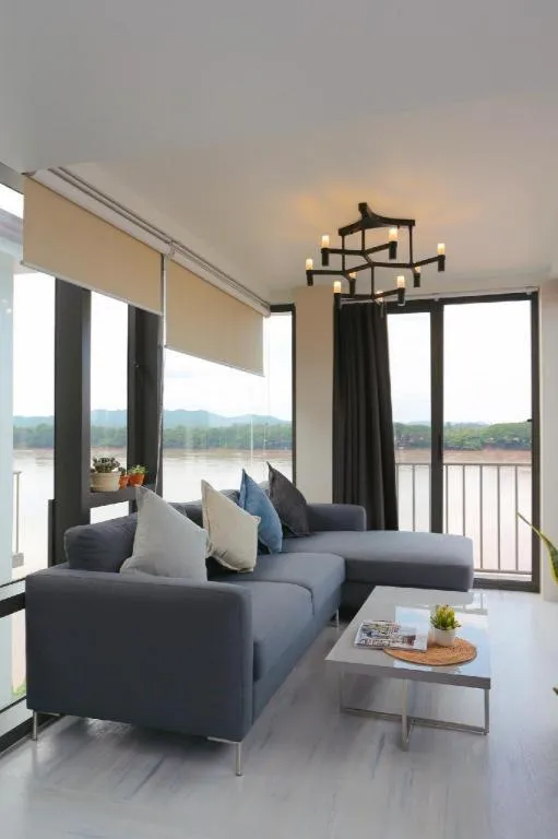 The River House Chiangkhan Hotel