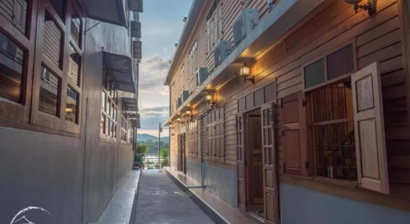 BankongRimkhong Chiangkhan - Adult Only