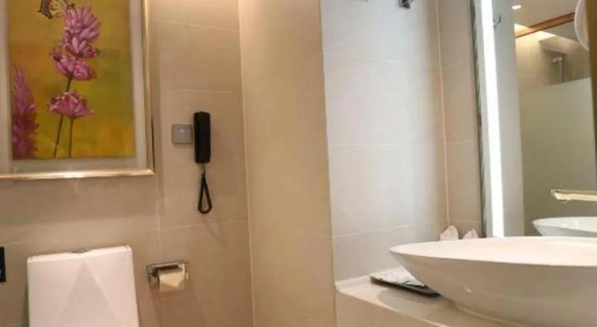 Lavande Hotels Jingshan Bus Station