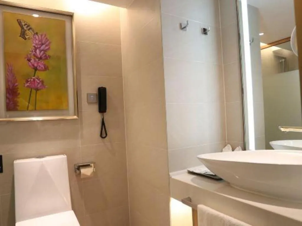 Lavande Hotels Jingshan Bus Station