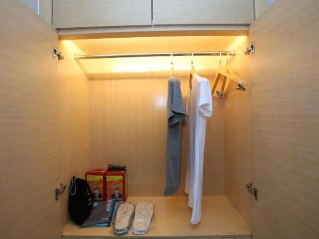 Lavande Hotels Jingshan Bus Station