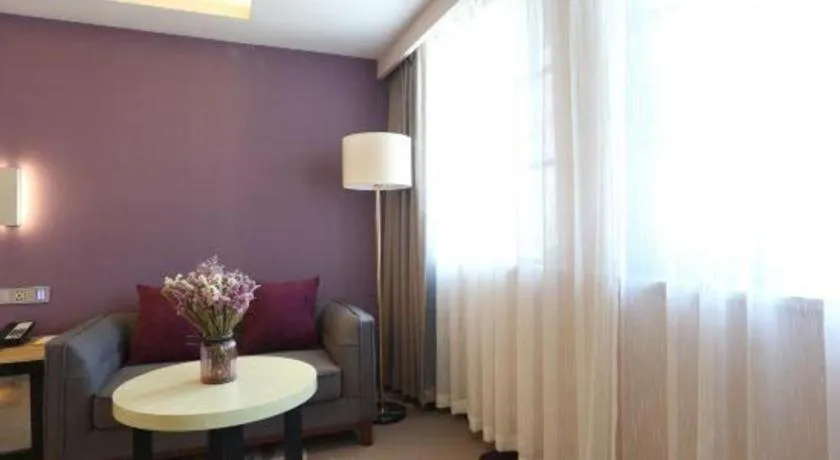 Lavande Hotels Jingshan Bus Station