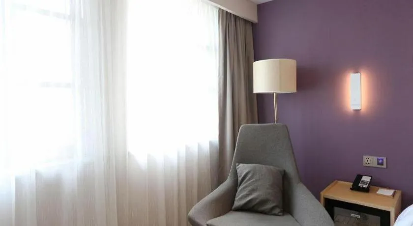 Lavande Hotels Jingshan Bus Station