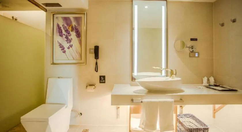 Lavande Hotels Jingshan Bus Station