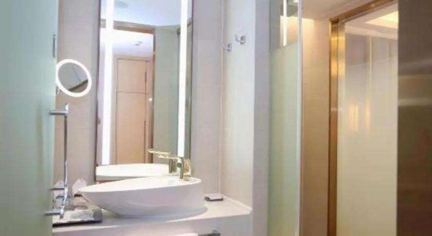 Lavande Hotels Jingshan Bus Station