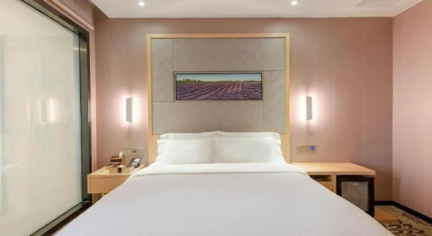 Bed in Lavande Hotels Guangzhou Jiahe Wanggang Metro Station Junhe Avenue
