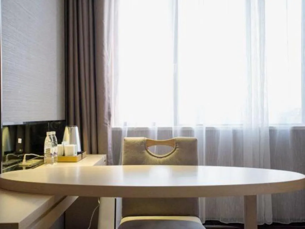 Lavande Hotels Guangzhou Jiahe Wanggang Metro Station Junhe Avenue