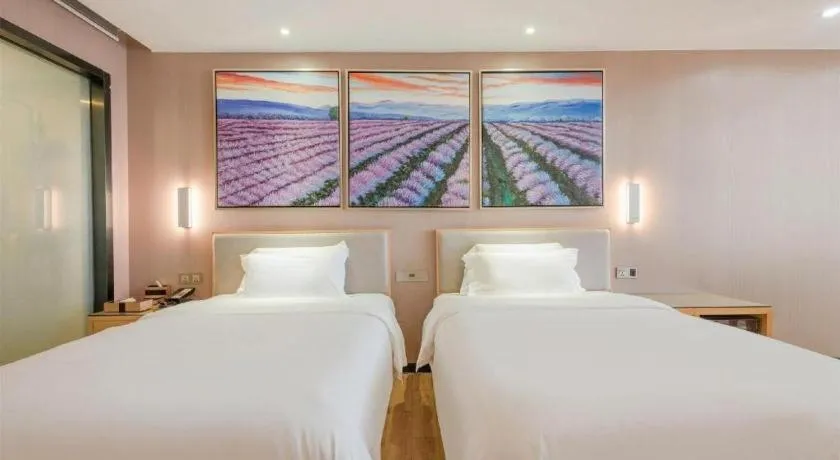 Bed in Lavande Hotels Guangzhou Jiahe Wanggang Metro Station Junhe Avenue