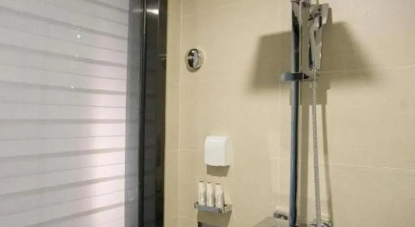 Lavande Hotels Guangzhou Jiahe Wanggang Metro Station Junhe Avenue