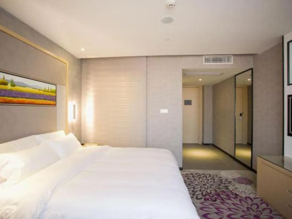 Bed in Lavande Hotels Guangzhou Jiahe Wanggang Metro Station Junhe Avenue