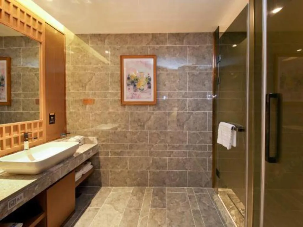 East Queen Hotel (Xi'an Beimen Metro Station)