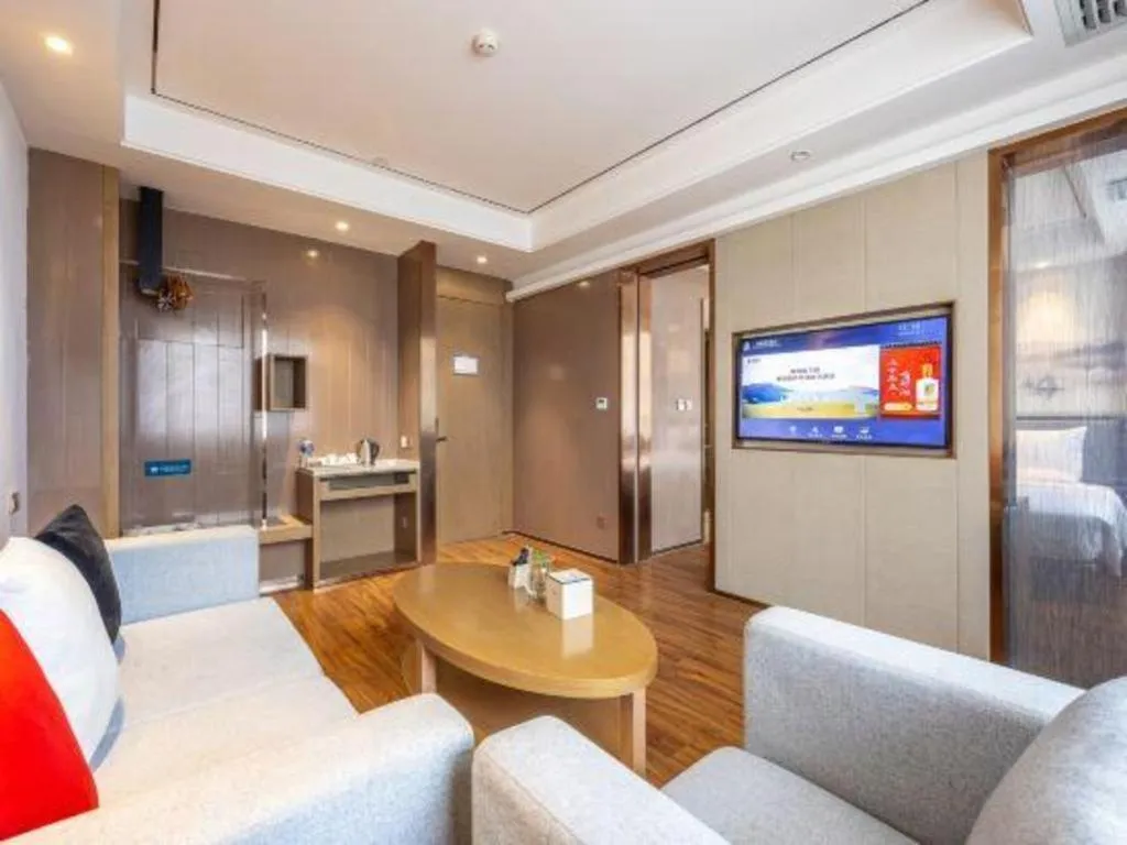 East Queen Hotel (Xi'an Beimen Metro Station)